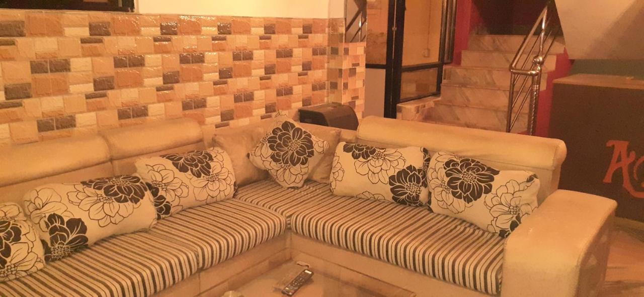 Hotel Ambience House à Lalitpur Extérieur photo
