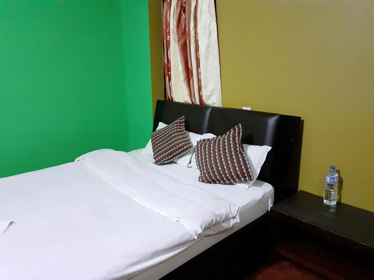 Hotel Ambience House à Lalitpur Extérieur photo